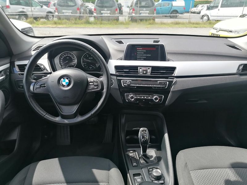 BMW X1 (2020) 18D 110kw X-Drive ČR LED - fotka 8 z 25