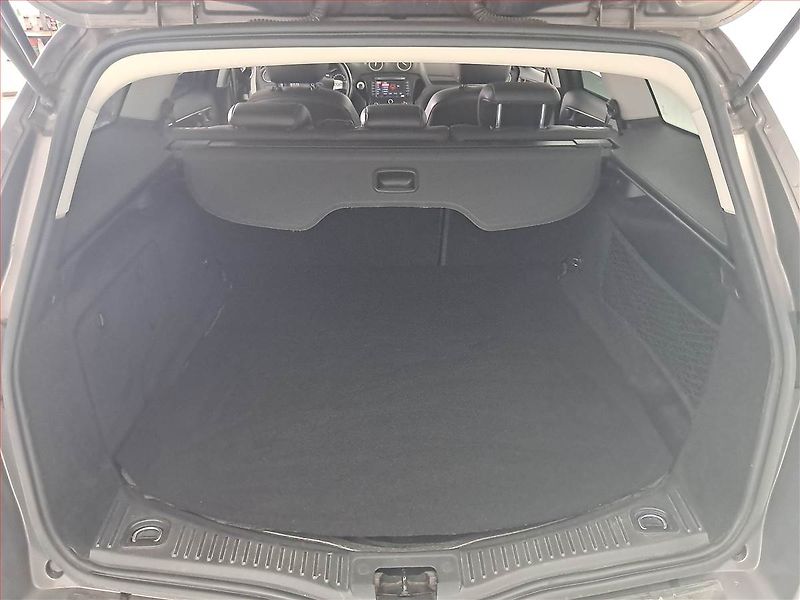 Ford Mondeo (2013) 2.2 TDCi, Automat, Navi - fotka 14 z 18