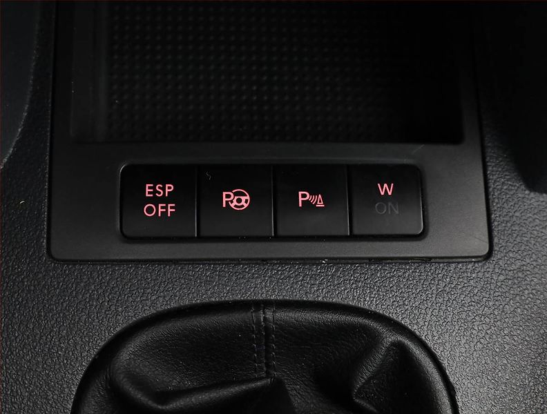 Volkswagen Touran (2007) Cross 2.0 TDI, Tempomat - fotka 11 z 18