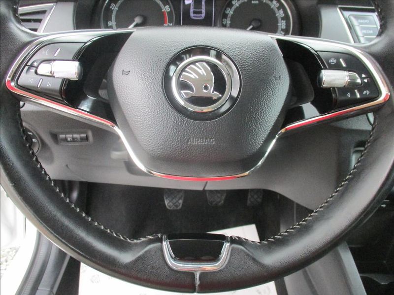 Škoda Fabia 1,0 TSI, servis,DPH,1.maj,CZ, - fotka 31 z 43