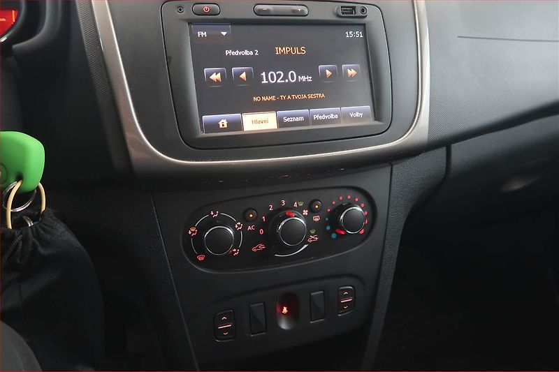 Dacia Sandero (2013) 1.2 16V, nová STK, servisované - fotka 12 z 13
