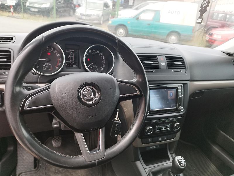 Škoda Yeti (2015) 2.0TDI, volat-608 081 843 - fotka 11 z 16