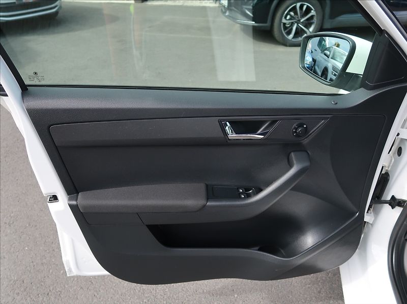 Škoda Fabia 1,0 TSi,70kW,1maČR,Serv.kn,DPH - fotka 19 z 25