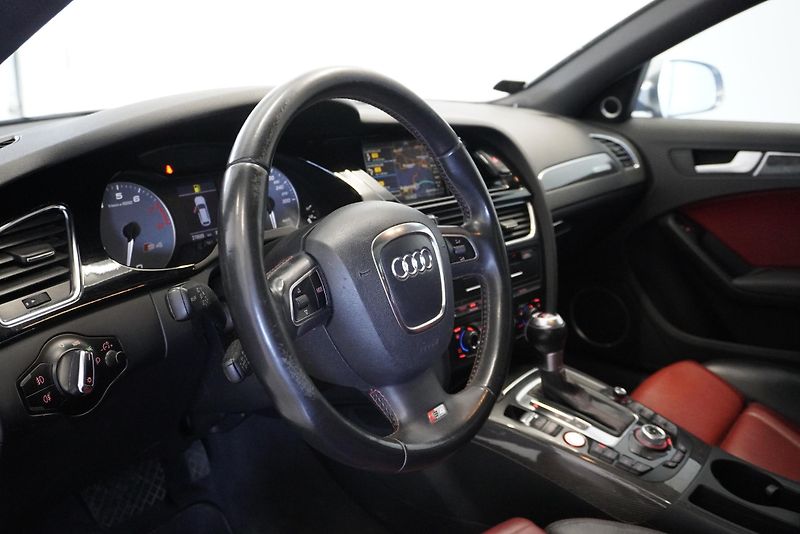 Audi S4 3.0 TFSI 333PS QUATTRO AUTOMAT - fotka 16 z 36