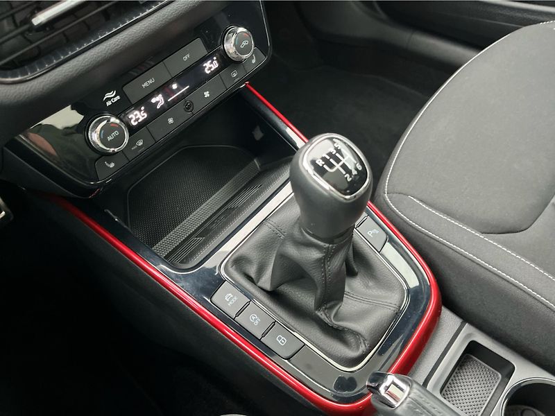 Škoda Fabia 1,0TSI 85kW MONTE CARLO - fotka 19 z 27