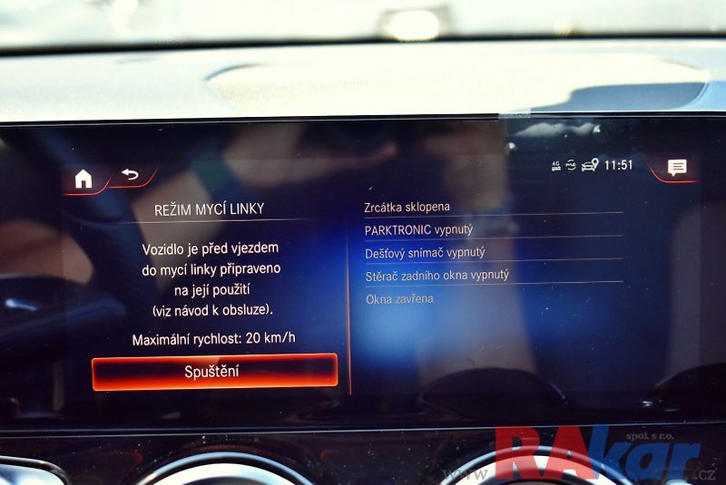 Mercedes-Benz EQB 300 4Matic - fotka 15 z 30
