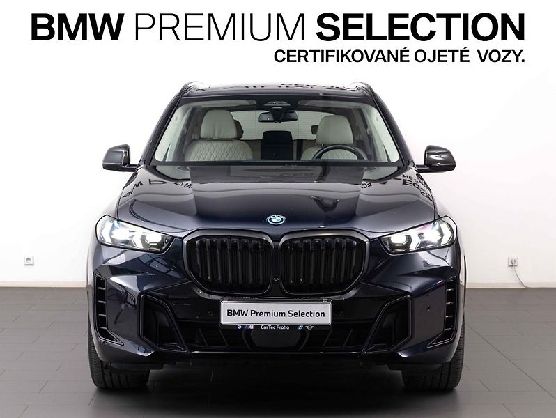 BMW X5 xDrive50e - fotka 2 z 23