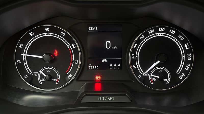 Škoda Scala 1.0 TSI Ambition - fotka 10 z 23
