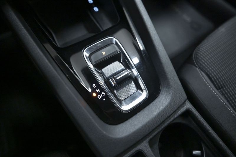 Škoda Octavia 2,0 TDI DSG VÝHŘEV 1. MAJ ČR - fotka 24 z 41