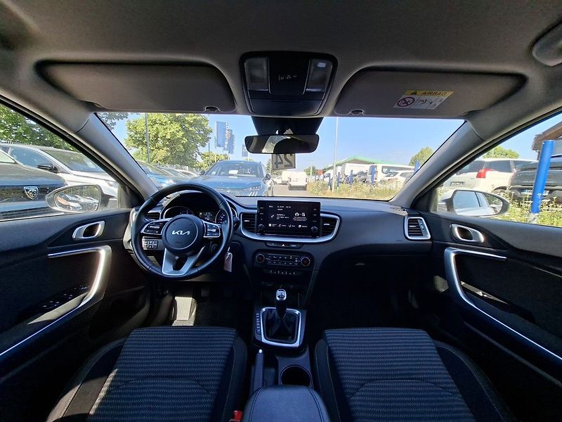 Kia Ceed 1,6 CRDI 136K M6 1.MAJ! - fotka 2 z 23
