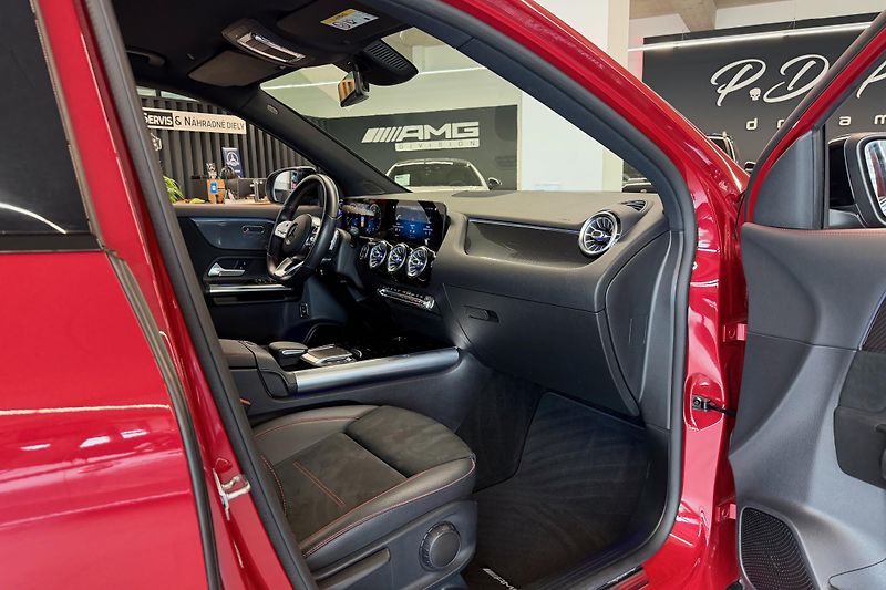 Mercedes-Benz GLA (2021) GLA 220d 4Matic AMG Line - fotka 50 z 121