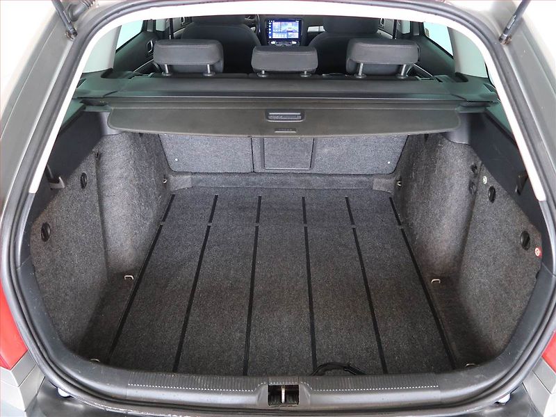 Škoda Octavia (2007) Scout 2.0 TDI, 4X4, nová STK - fotka 13 z 14