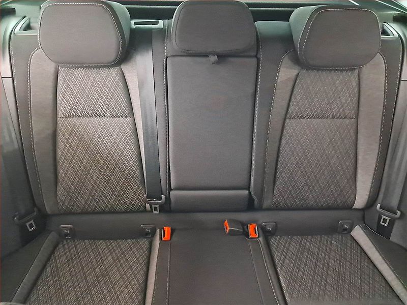 Škoda Karoq (2023) Style 1.0 TSI - fotka 10 z 21