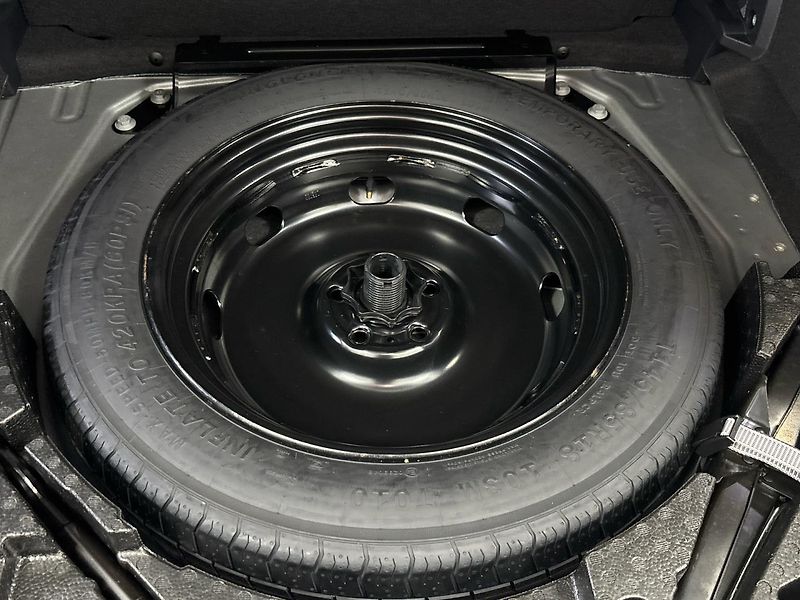 Volkswagen Tiguan Life DSG - fotka 28 z 30