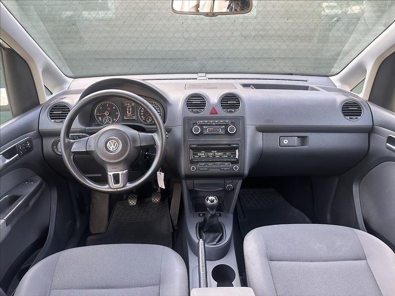 Volkswagen Caddy 1,6 TDI PO VELKÉM SERVISE - fotka 13 z 17
