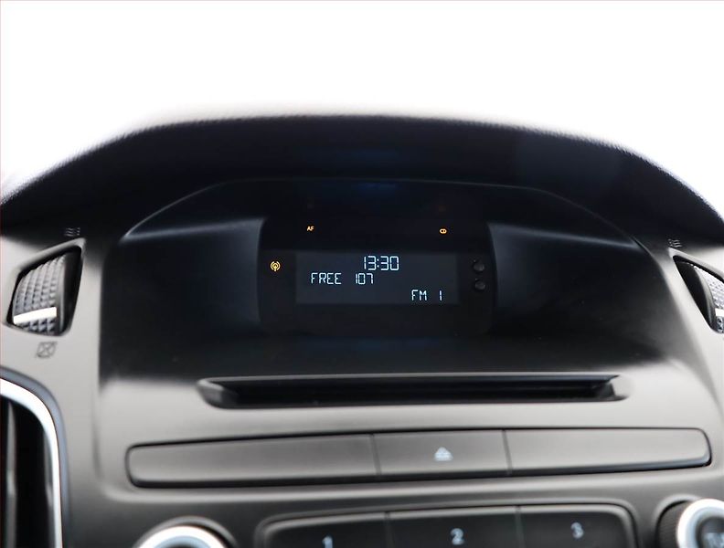 Ford Focus (2015) 1.6 i, Serv.kniha - fotka 12 z 14