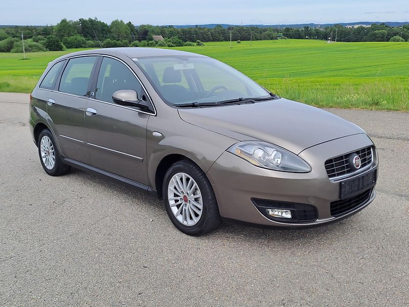 Fiat Croma (2010) 1.9 JTD KLIMA TAŽNÉ - fotka 3 z 31