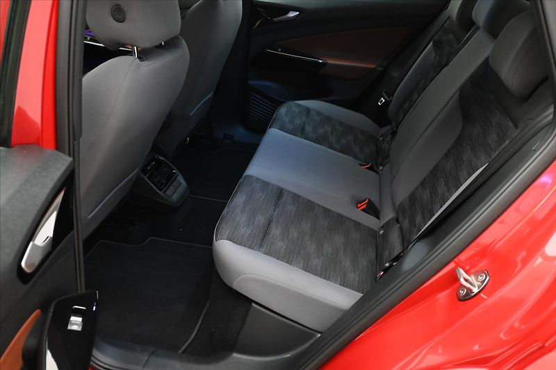 Volkswagen ID.5 Pro Performance 77kWh/150kW TA - fotka 14 z 32