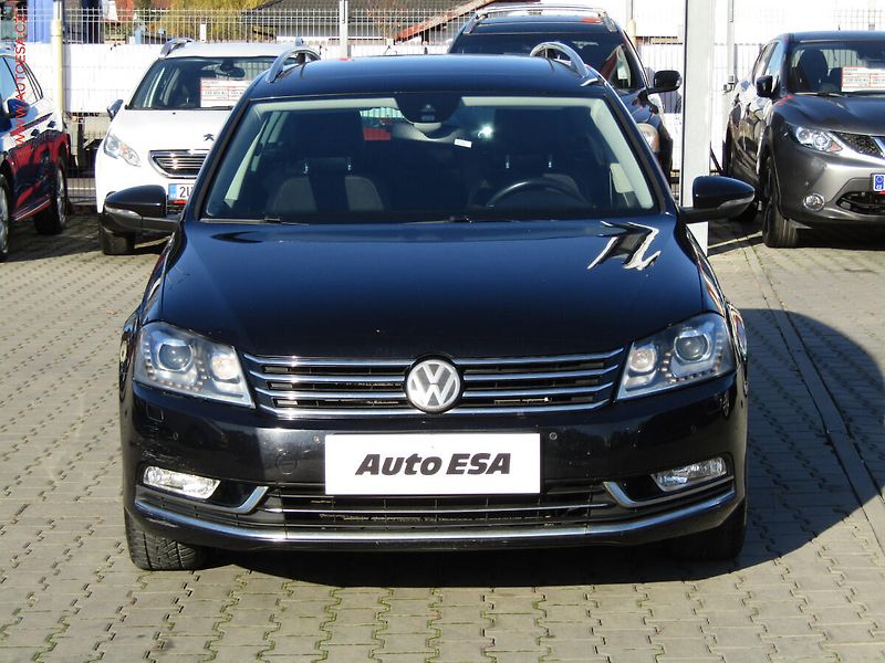Volkswagen Passat (2012) 2.0 TDi, Highline, DSG - fotka 2 z 23