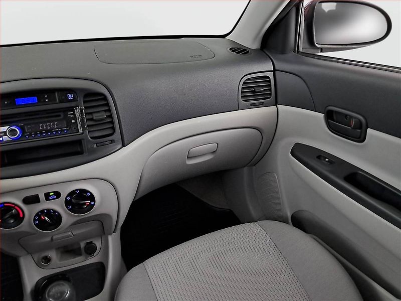 Hyundai Accent (2009) 1.4i, nová STK, Tažné - fotka 8 z 16