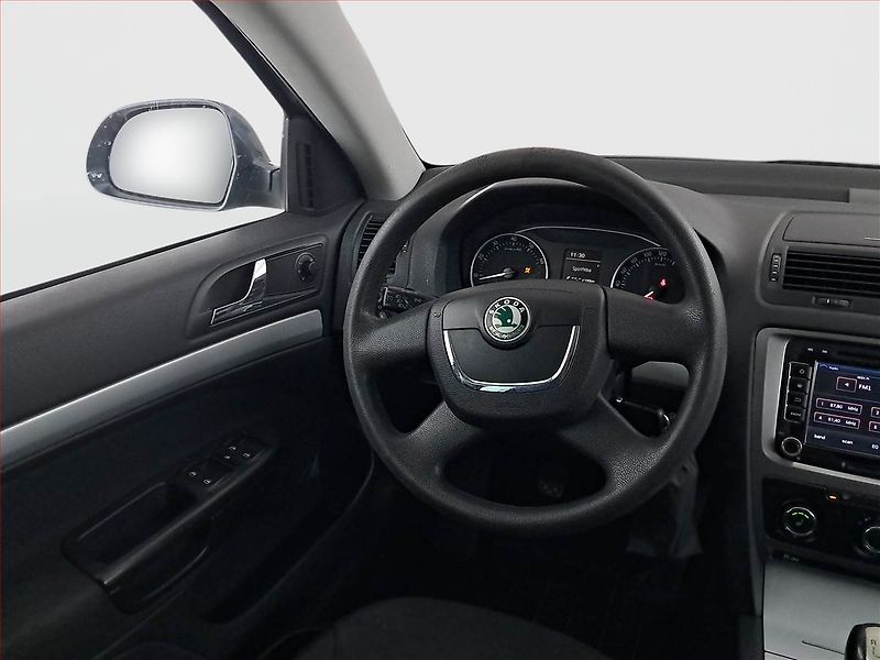 Škoda Octavia (2010) Ambiente 1.4 TSI, Tempomat - fotka 7 z 16