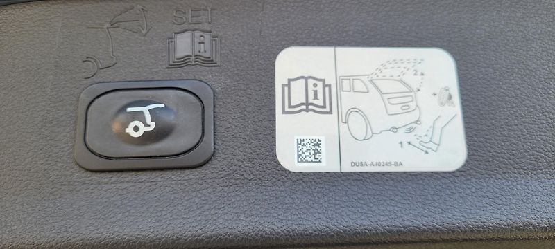 Ford Kuga (2017) 2,0TDCi 132kW DSG 4×4 Vignale  - fotka 42 z 52