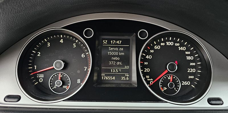 Volkswagen Passat 1.4 TSI 90kW,NAVI,VÝHŘEVY - fotka 22 z 50