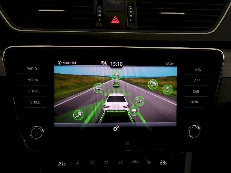 Škoda Superb (2021) STYLE 2.0TDI 147KW 4x4 DSG TAŽ - fotka 30 z 42