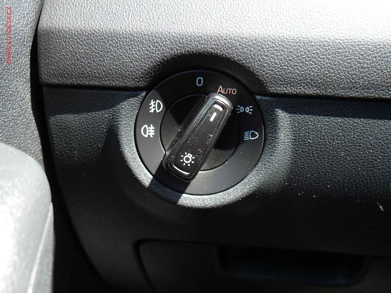 Škoda Octavia (2014) 1.4 G-TEC, ČR, Elegance - fotka 19 z 19