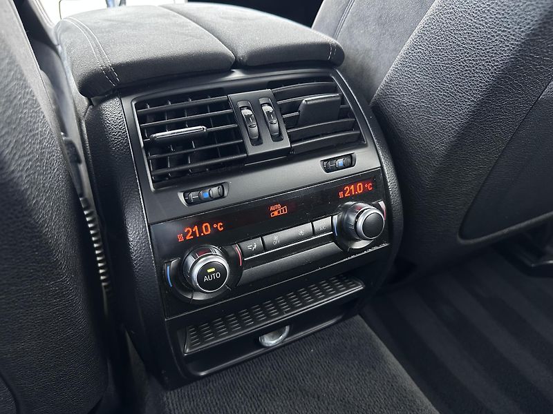 BMW Řada 5 525d xDrive M-Sport Touring - fotka 17 z 19