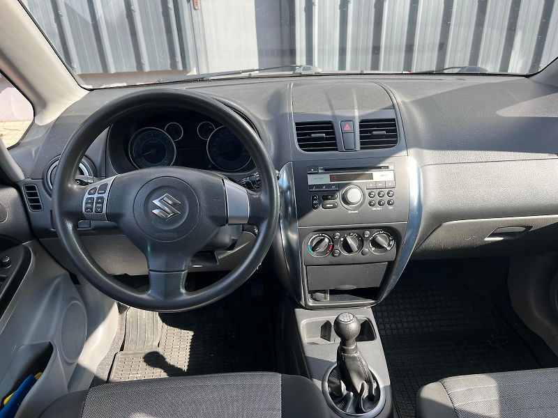 Suzuki SX4 1,6 VVT i-AWD /1.mj./servis.k. - fotka 12 z 13