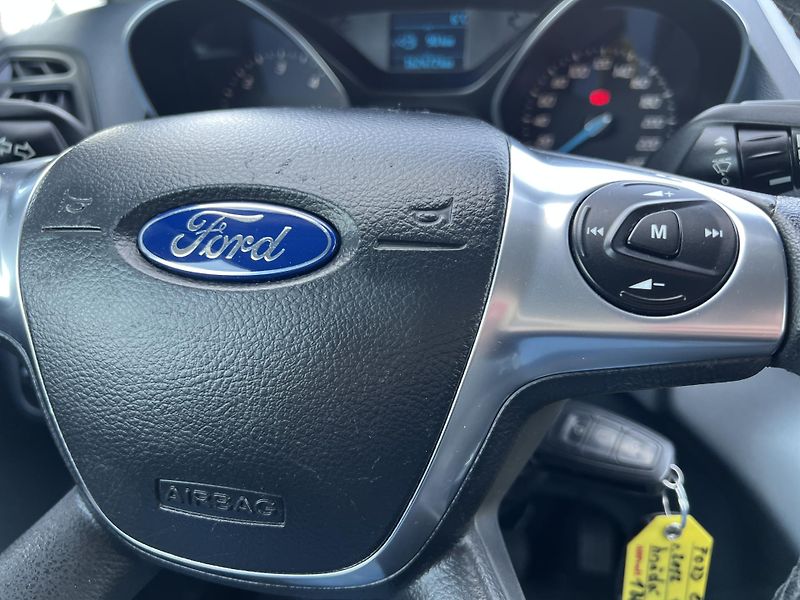 Ford C-MAX Ghia 1.6TDCi KLIMA PŮVOD ČR - fotka 16 z 35
