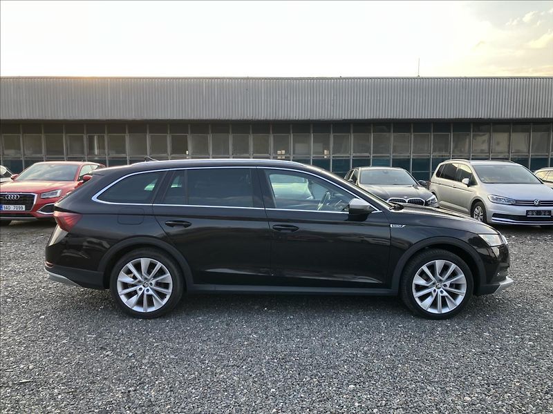 Škoda Octavia 2,0 SCOUT,TAŽNÉ,WEBASTO,CANTON - fotka 7 z 44