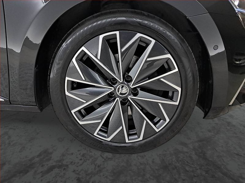 Škoda Superb (2020) Laurin&Klement 2.0 TDI 4x4 - fotka 15 z 21