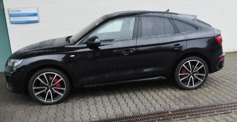 Audi Q5 40TFSi S-Line 1.mČR v ZÁRUCE ! - fotka 31 z 31