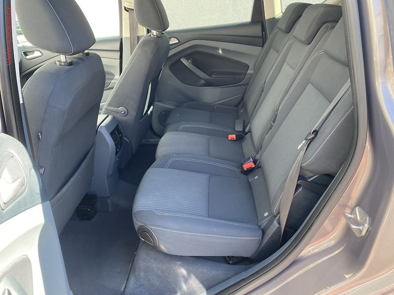 Ford C-MAX (2014) 1.6 TDCi, Titanium - fotka 10 z 18