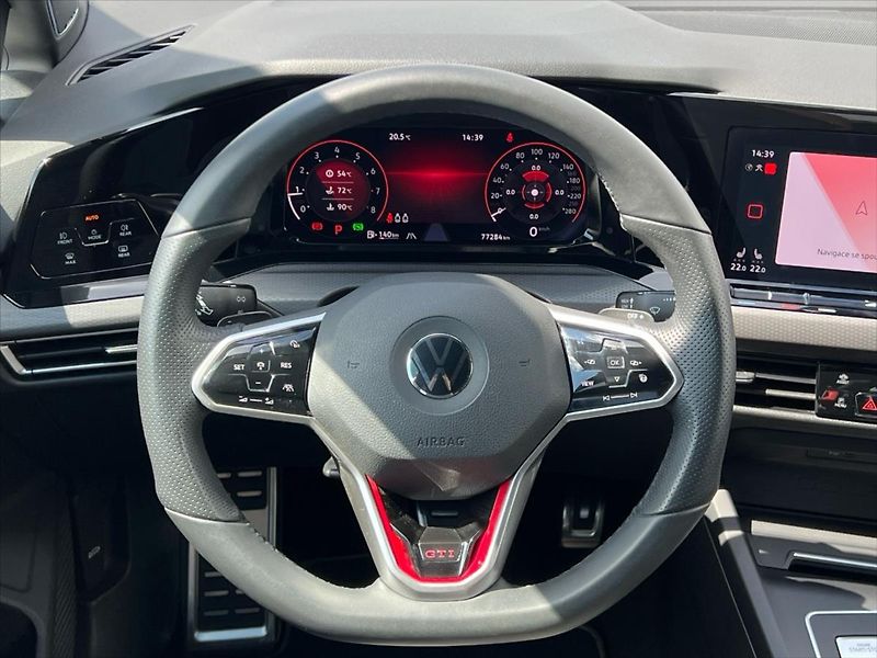 Volkswagen Golf 2,0 TSi 180kW 7DSG  REZERVACE - fotka 15 z 28