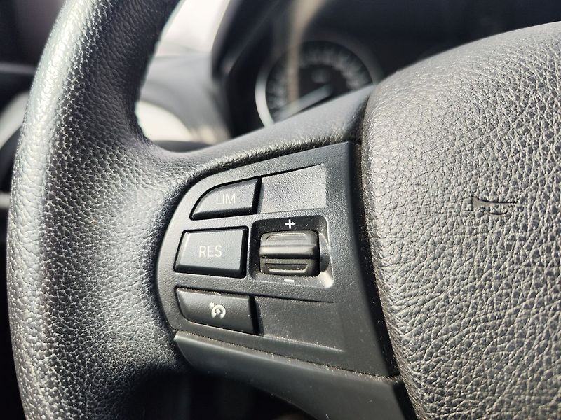 BMW Řada 1 118i Advantage ČR - fotka 22 z 28