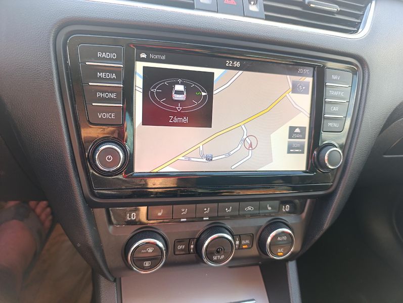 Škoda Octavia (2014) 1.6 TDi Green Line 81kw  - fotka 19 z 22