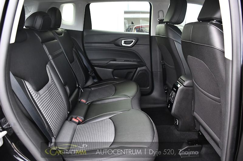 Jeep Compass 1.5l GSE T4 48V e-Hybrid - fotka 18 z 52