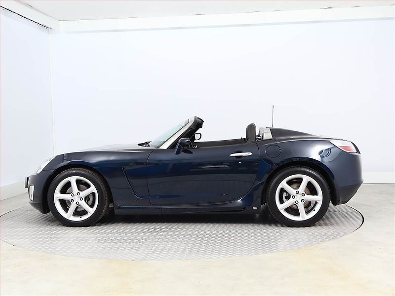 Opel GT (2008) 2.0 T, Kůže, Tempomat - fotka 3 z 11