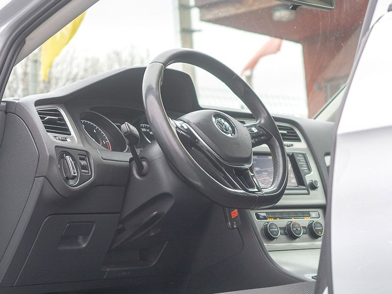 Volkswagen Golf (2014) 12/14 1.6TDI 77KW – NAVIGACE - fotka 12 z 61