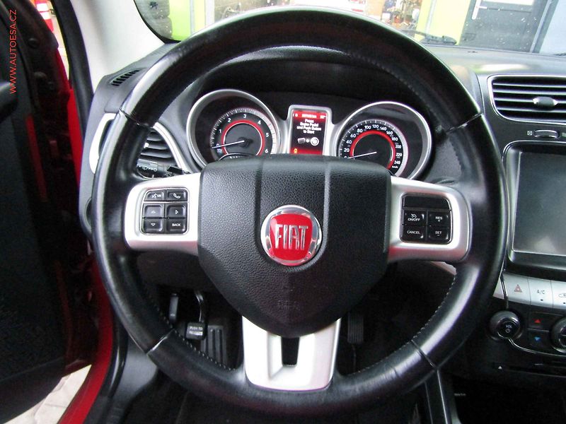 Fiat Freemont (2014) 2.0 Multijet 4x4, 7míst, AT - fotka 19 z 22