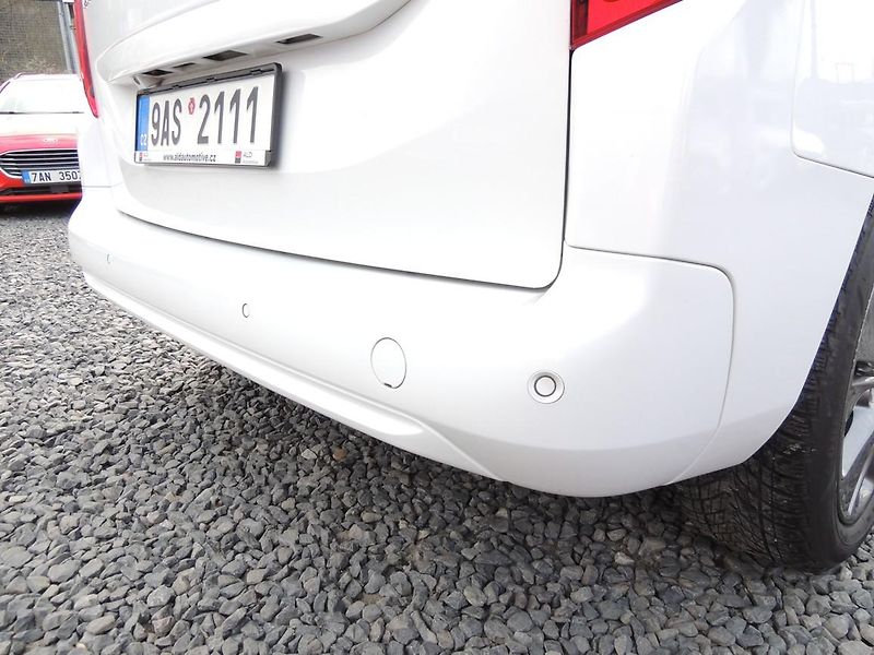 Toyota ProAce City Verso (2023) 1.2T,81kw,Family,7míst,1maj.ČR - fotka 13 z 76