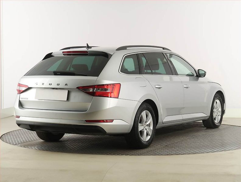 Škoda Superb (2022) Ambition 2.0 TDI, Automat - fotka 5 z 23