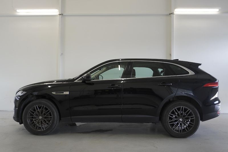 Jaguar F-Pace 3.0D 221 kW 4x4 AUTOMAT 8st. - fotka 4 z 36