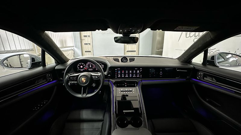 Porsche Panamera GTS / ZÁRUKA / TOP VÝBAVA  - fotka 32 z 64