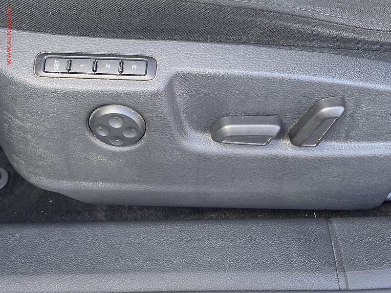 Škoda Superb (2012) 2.0 TDi, Ambition - fotka 12 z 16