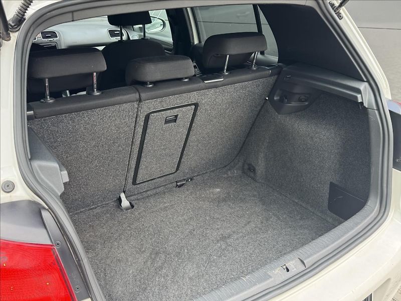 Volkswagen Golf 1,2 TSI 77kW Comfortline ČR - fotka 14 z 30