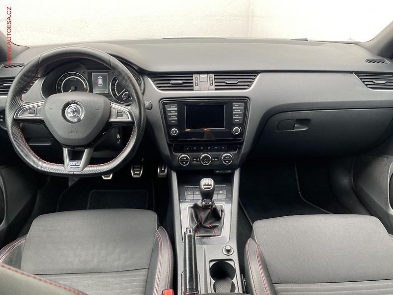 Škoda Octavia (2014) 2.0 TDi, RS Challange, bixen - fotka 8 z 19